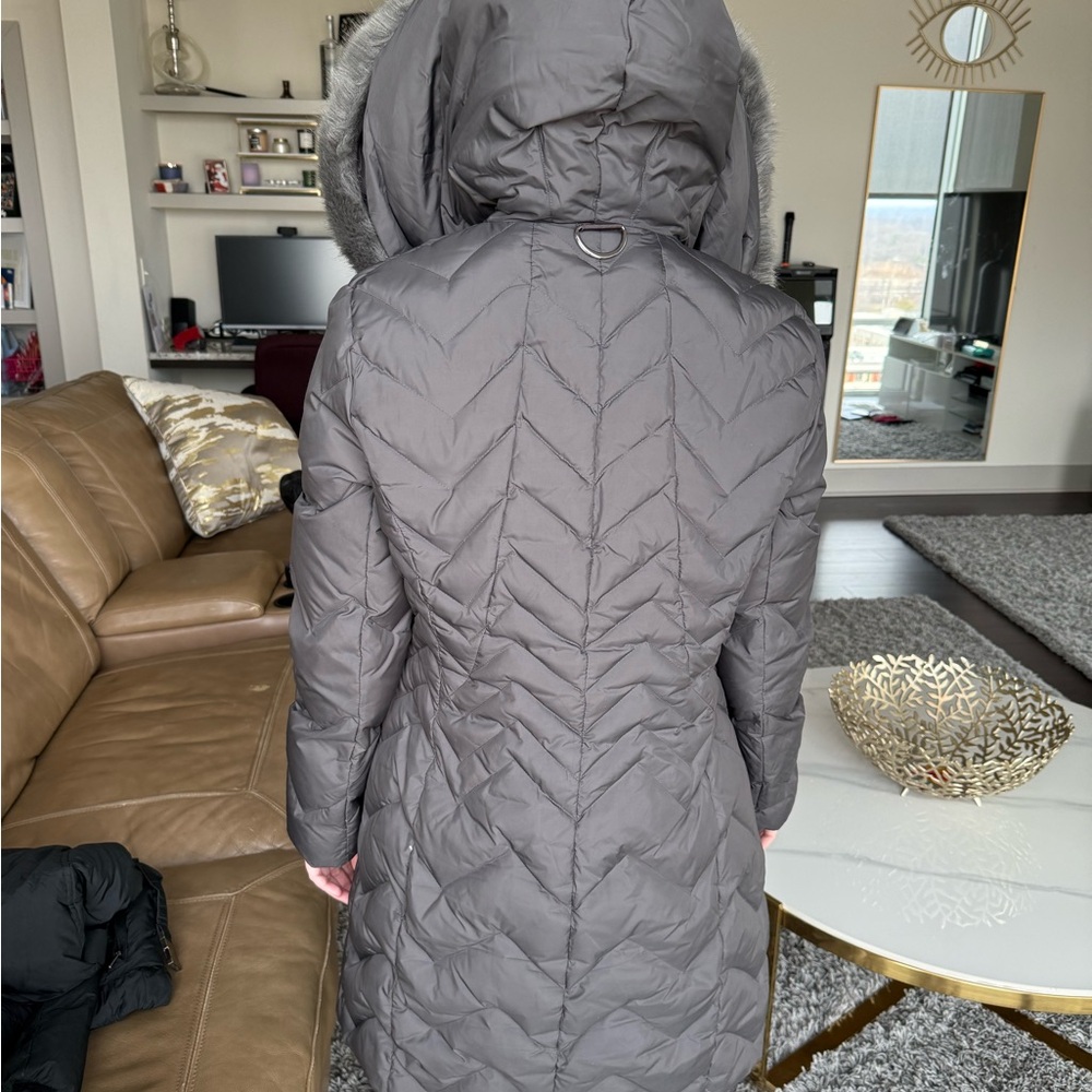 T Tahari Gray Hooded Puffer Coat - Picture 5 of 8